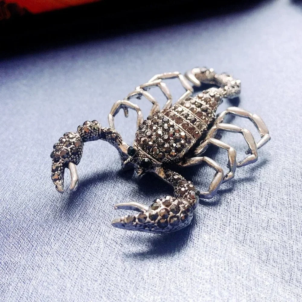 Silver Rhinestone Scorpion Pin Broach - Picture 2 of 4
